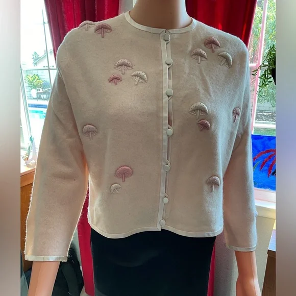 Very Rare vintage bed sweater